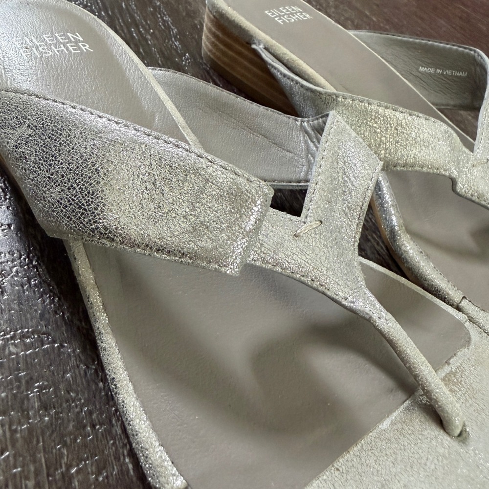 Eileen Fisher Metallic Silver Leather Wedge Flip Flop Sandals Women Size 8 - Picture 2 of 8